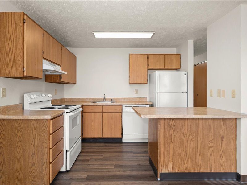 Kitchen, unit style 2A